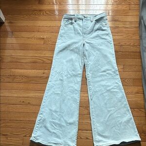 WORN ONCE Levi’s light wash high rise ribcage bell jeans